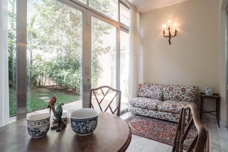 Casa à venda com 4 quartos, 500m² em Pinheiros, São Paulo