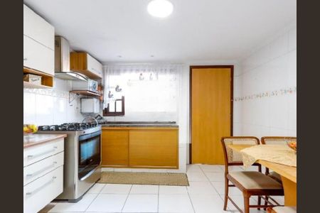 Casa à venda com 3 quartos, 320m² em Vila Leonor, São Paulo