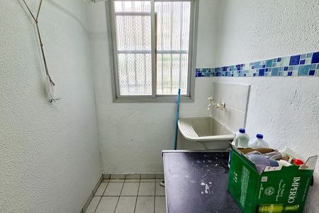 Apartamento para alugar com 60m², 3 quartos e 1 vagaÁrea de Serviço