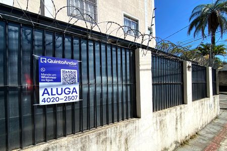 Placa IMVC-218 de apartamento para alugar com 2 quartos, 55m² em Palmeiras, Belo Horizonte