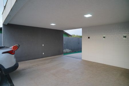 Garagem de casa para alugar com 4 quartos, 230m² em Itaipuaçu, Maricá