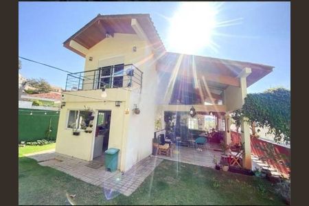 Casa à venda com 350m², 3 quartos e 4 vagas