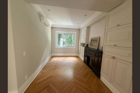 Casa à venda com 4 quartos, 520m² em Pacaembu, São Paulo