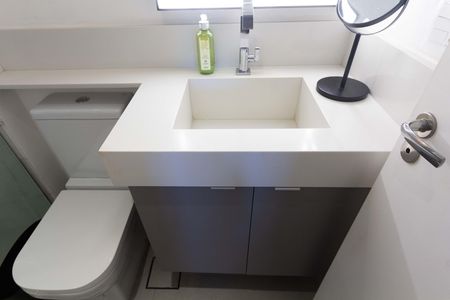 Apartamento para alugar com 67m², 2 quartos e 2 vagas Apartamento para alugar com 67m², 2 quartos e 2 vagasBanheiro social