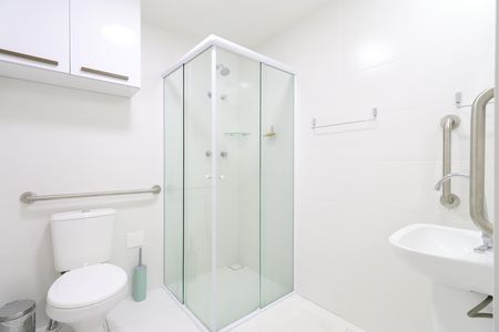 Banheiro de apartamento para alugar com 1 quarto, 27m² em Vila Romana, São Paulo