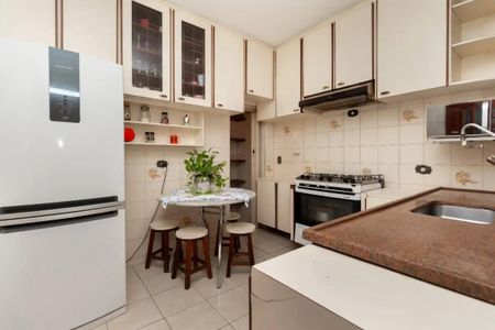 Casa à venda com 3 quartos, 195m² em Vila Ipojuca, São Paulo