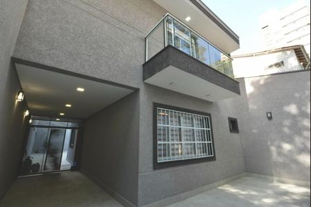 Casa à venda com 173m², 4 quartos e 4 vagas