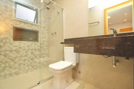 Casa à venda com 173m², 4 quartos e 4 vagas