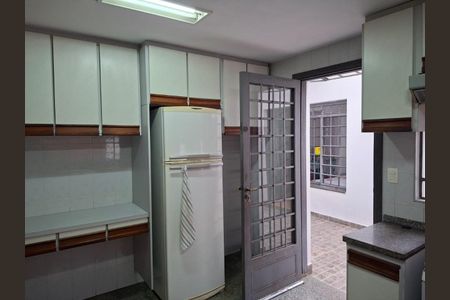 Casa à venda com 300m², 4 quartos e 3 vagas