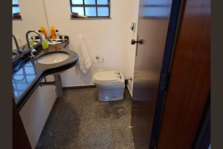 Casa à venda com 300m², 4 quartos e 3 vagas