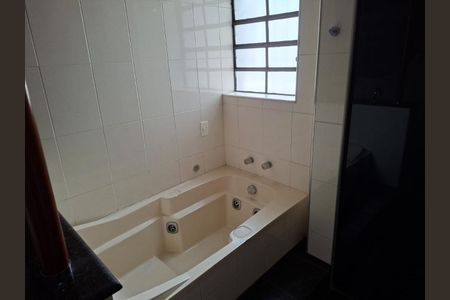Casa à venda com 300m², 4 quartos e 3 vagas