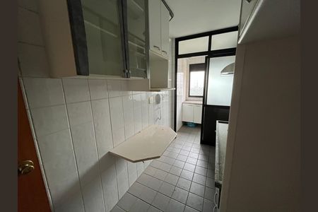 Cozinha de apartamento à venda com 2 quartos, 58m² em Santo Amaro, São Paulo