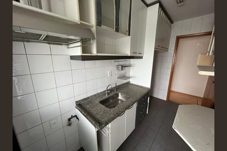 Cozinha de apartamento à venda com 2 quartos, 58m² em Santo Amaro, São Paulo
