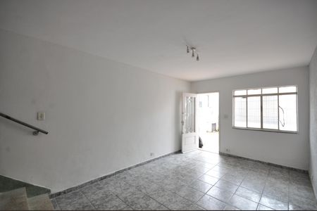 Casa para alugar com 300m², 2 quartos e 2 vagasSala