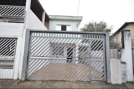 Casa para alugar com 300m², 2 quartos e 2 vagasFachada