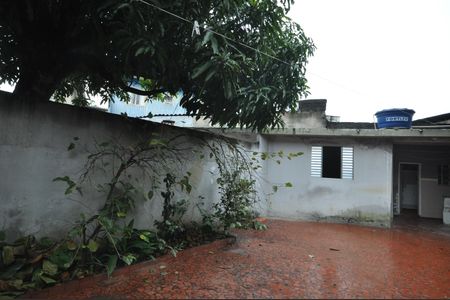 Casa para alugar com 300m², 2 quartos e 2 vagasQuintal