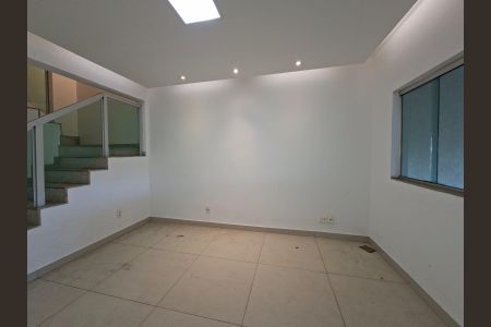 Sala de casa para alugar com 3 quartos, 100m² em Alípio de Melo, Belo Horizonte