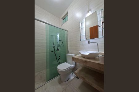 Banheiro de casa para alugar com 3 quartos, 100m² em Alípio de Melo, Belo Horizonte