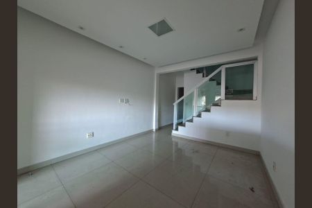 Sala de casa para alugar com 3 quartos, 100m² em Alípio de Melo, Belo Horizonte