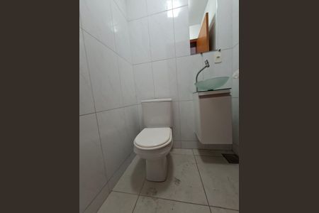 Banheiro de casa para alugar com 3 quartos, 100m² em Alípio de Melo, Belo Horizonte