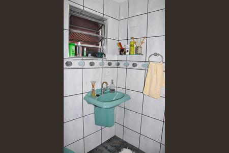 Casa à venda com 120m², 4 quartos e 2 vagas Casa à venda com 120m², 4 quartos e 2 vagasDetalhe - Banheiro Social