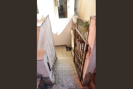 Casa à venda com 120m², 4 quartos e 2 vagas Casa à venda com 120m², 4 quartos e 2 vagasEscada Externa