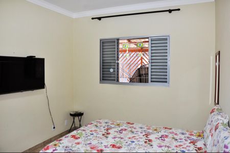 Casa à venda com 120m², 4 quartos e 2 vagas Casa à venda com 120m², 4 quartos e 2 vagasDetalhe - Quarto 02