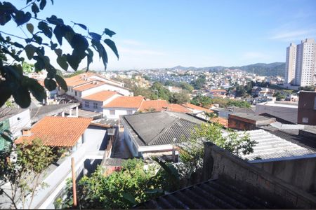 Casa à venda com 120m², 4 quartos e 2 vagas Casa à venda com 120m², 4 quartos e 2 vagasDetalhe - Edícola - Vista da Sala