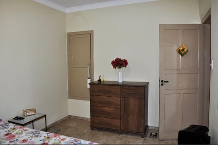 Casa à venda com 120m², 4 quartos e 2 vagas Casa à venda com 120m², 4 quartos e 2 vagasDetalhe - Quarto 02