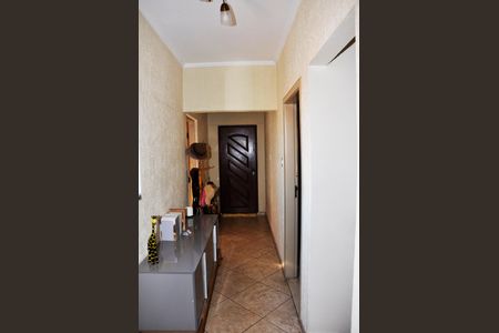 Casa à venda com 120m², 4 quartos e 2 vagas Casa à venda com 120m², 4 quartos e 2 vagasDetalhe - Corredor Quartos