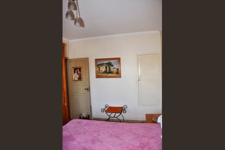 Casa à venda com 120m², 4 quartos e 2 vagas Casa à venda com 120m², 4 quartos e 2 vagasDetalhe - Quarto 01