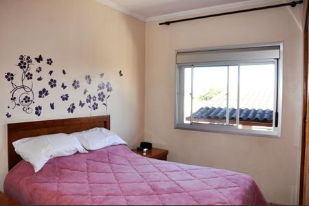 Casa à venda com 120m², 4 quartos e 2 vagas Casa à venda com 120m², 4 quartos e 2 vagasDetalhe - Quarto 01