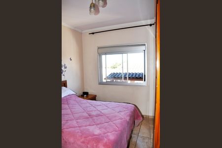 Casa à venda com 120m², 4 quartos e 2 vagas Casa à venda com 120m², 4 quartos e 2 vagasDetalhe - Quarto 01