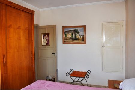 Casa à venda com 120m², 4 quartos e 2 vagas Casa à venda com 120m², 4 quartos e 2 vagasDetalhe - Quarto 01