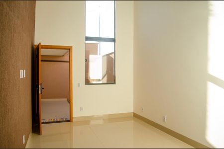 Casa à venda com 95m², 2 quartos e sem vaga
