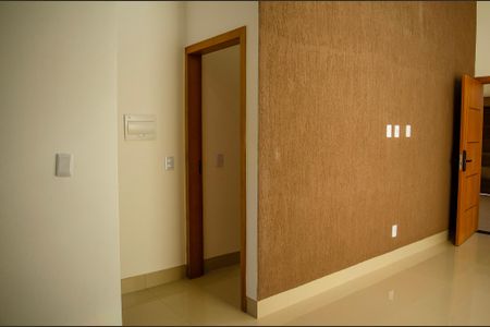 Casa à venda com 95m², 2 quartos e sem vaga