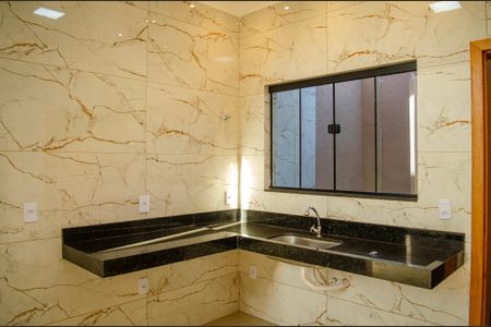 Casa à venda com 95m², 2 quartos e sem vaga