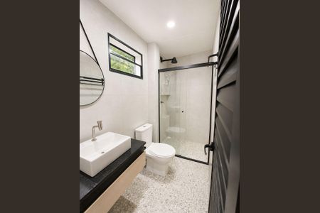 Banheiro de kitnet/studio para alugar com 1 quarto, 24m² em Jardim das Vertentes, São Paulo