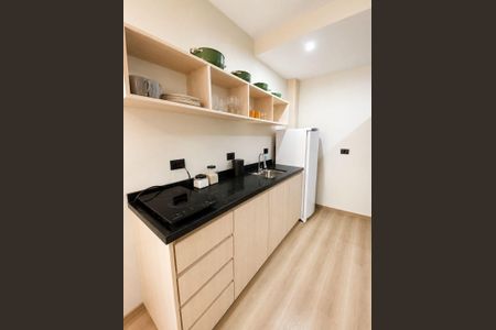 Cozinha de kitnet/studio para alugar com 1 quarto, 24m² em Jardim das Vertentes, São Paulo