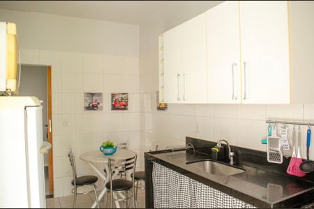 Casa à venda com 432m², 5 quartos e 4 vagasCozinha 2