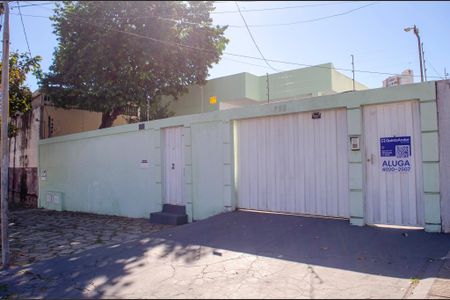Fachada de casa à venda com 5 quartos, 432m² em Setor Aeroporto, Goiânia