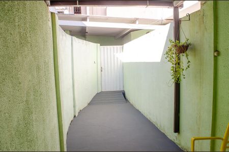 Quintal 1 de casa à venda com 5 quartos, 432m² em Setor Aeroporto, Goiânia