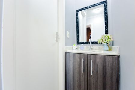 Banheiro Social de apartamento à venda com 2 quartos, 54m² em Vila Endres, Guarulhos