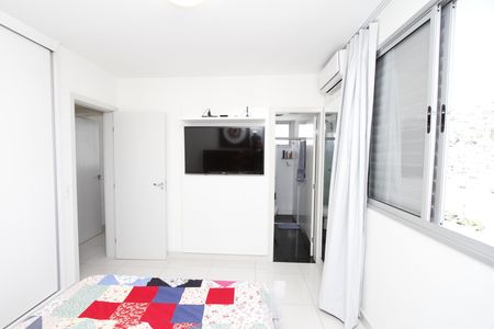 Apartamento à venda com 77m², 3 quartos e 2 vagasQuarto 3 - Suíte