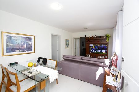 Apartamento à venda com 3 quartos, 77m² em Grajaú, Belo Horizonte