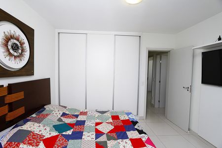 Apartamento à venda com 77m², 3 quartos e 2 vagasQuarto 3 - Suíte