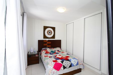 Apartamento à venda com 77m², 3 quartos e 2 vagasQuarto 3 - Suíte