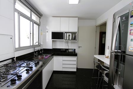 Apartamento à venda com 77m², 3 quartos e 2 vagasCozinha