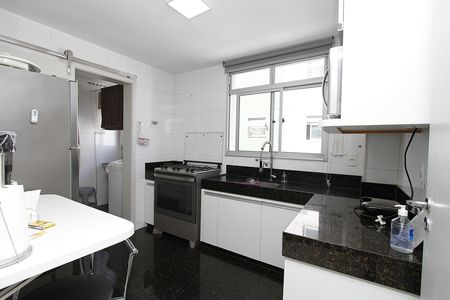 Cozinha de apartamento à venda com 3 quartos, 77m² em Grajaú, Belo Horizonte