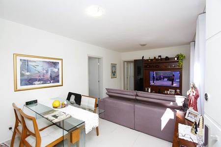 Apartamento à venda com 77m², 3 quartos e 2 vagasSala